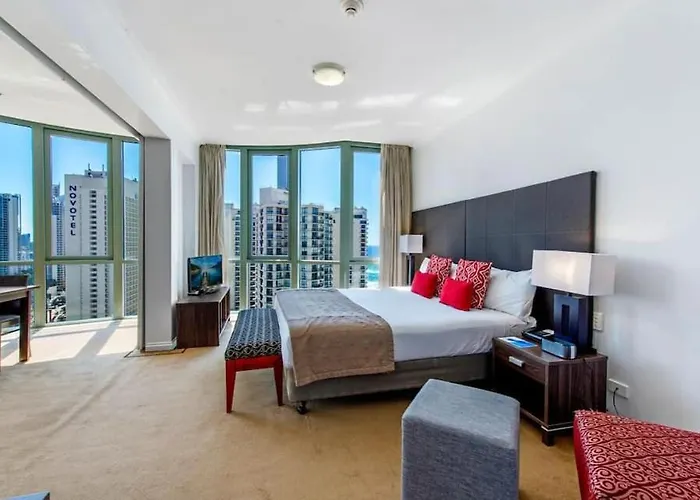 Legends Hotel Penthouse Lvl Spa Suite In Surfers Paradise